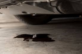 نشتی روغن خودرو : شناسایی انواع ، علائم هشدار دهنده و راهکارهای اصولی برای مقابله